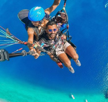 Découvrez les sensations fortes du saut en parachute !