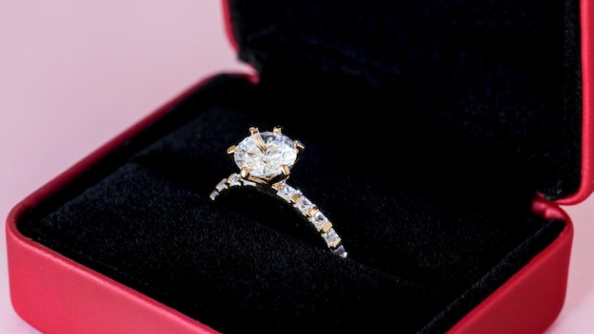 Comment reconnaître une vraie bague Cartier ? Conseils et astuces
